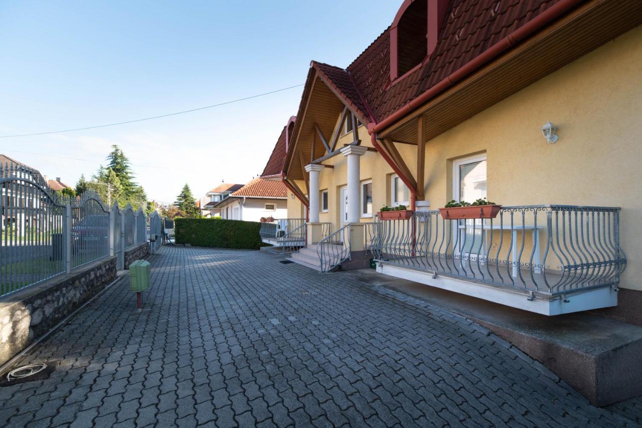 Lena Apartman Heviz Exterior photo