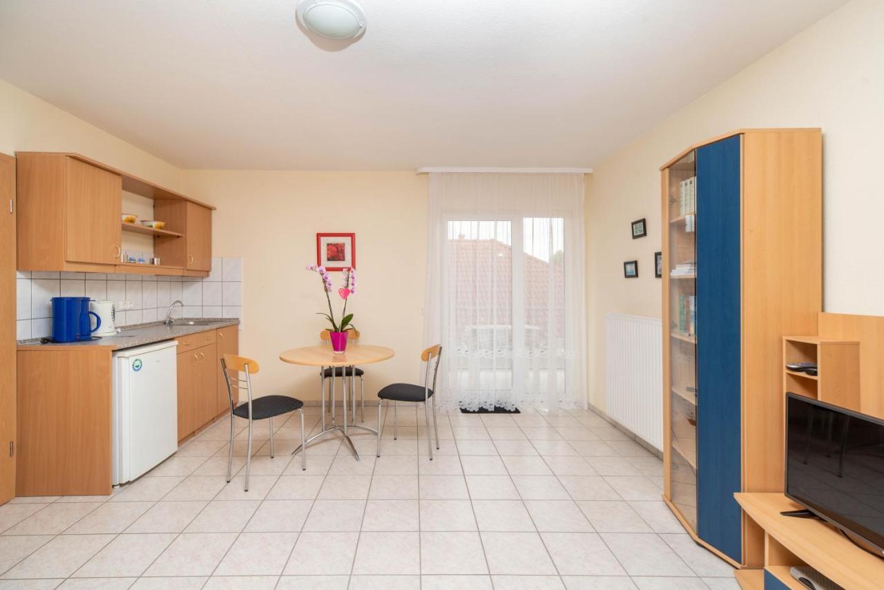 Lena Apartman Heviz Exterior photo